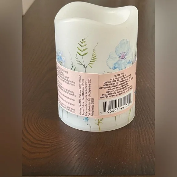 Spring flowers LED candle Mother’s Day Birthday Graduation NWT - Picture 2 of 6